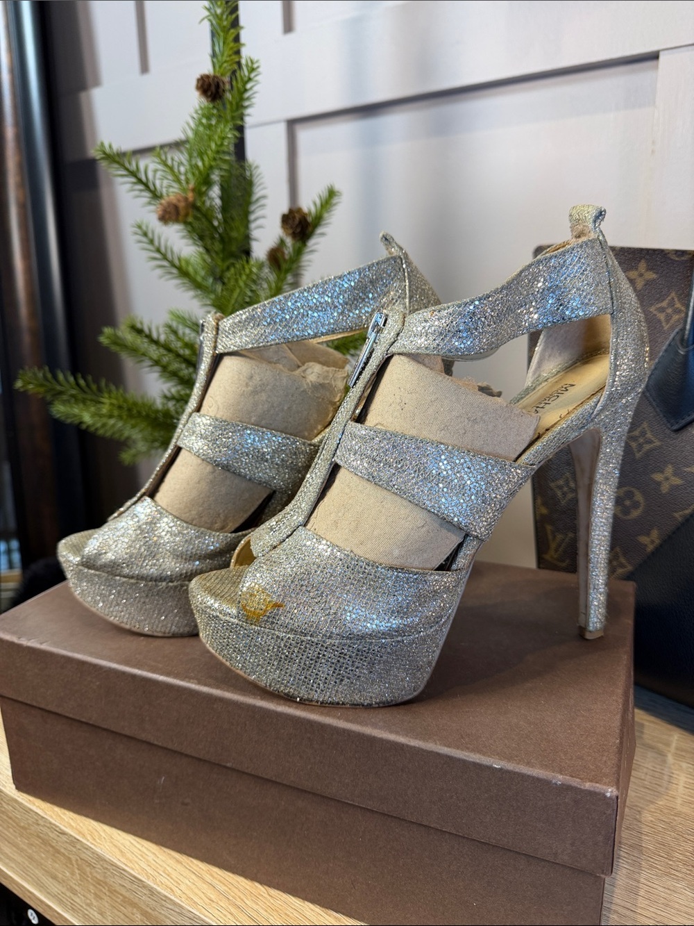Michael Kors Silver Glitter Platform Strappy Heels 7.5M